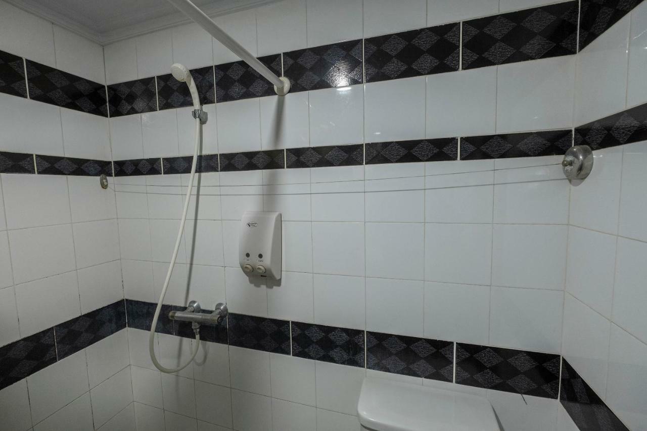 Oyo 628 Losari Metro Macasar Exterior foto