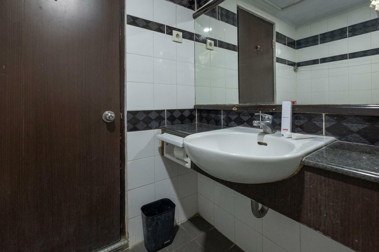Oyo 628 Losari Metro Macasar Exterior foto